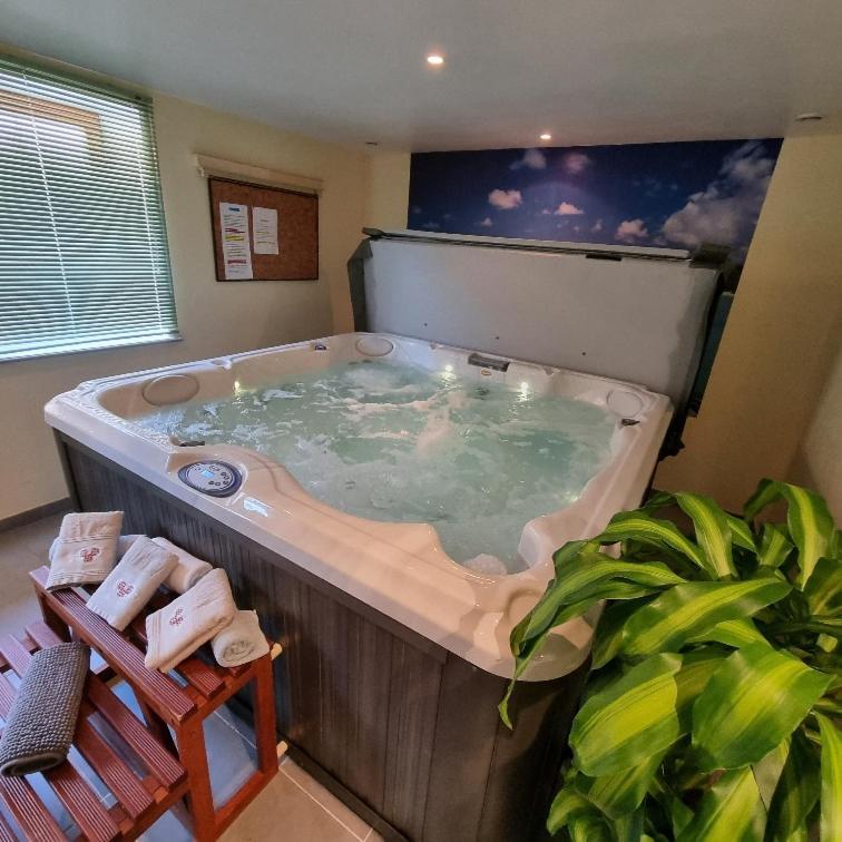 Apartment Bruyere, 2 A 5 Personnes Avec Salle De Jeux Et Dans La *